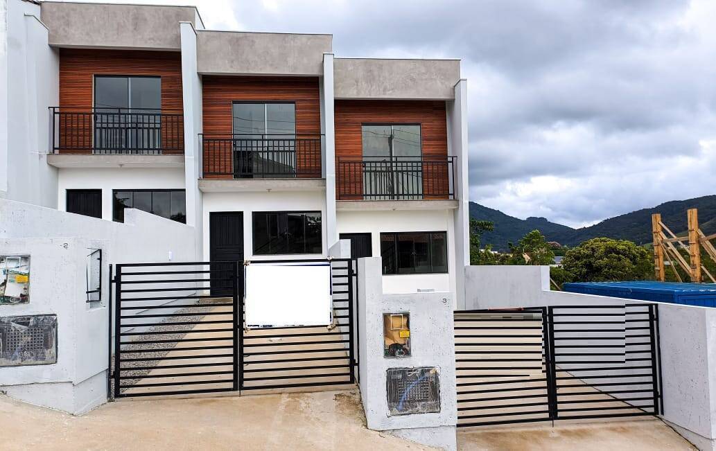 #505 - Sobrado para Venda em São José - SC