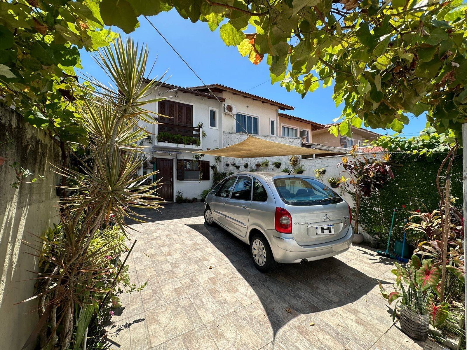 #1424 - Sobrado para Venda em Palhoça - SC