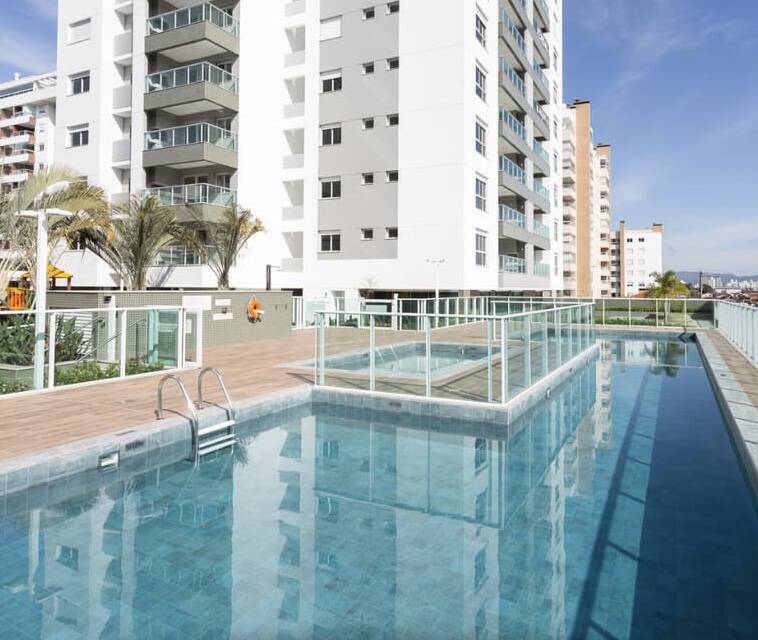 #1882 - Apartamento para Venda em Florianópolis - SC