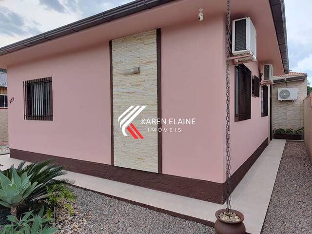 #1927 - Casa para Venda em Biguaçu - SC - 2