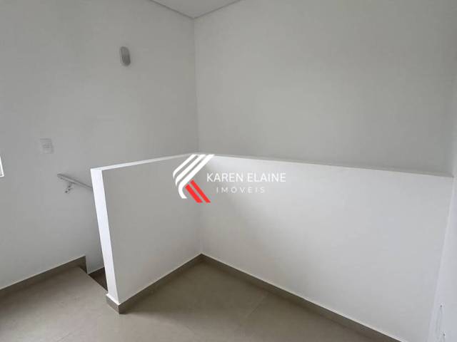 Sobrado para Venda em Palhoça - 4